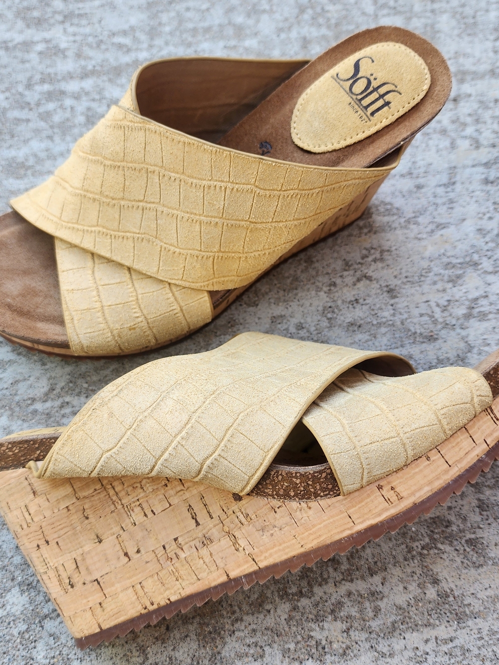 Sofft Ciera‎ Butter Yellow Croc-Embossed Suede Wedge Sandals, Women Sz 8